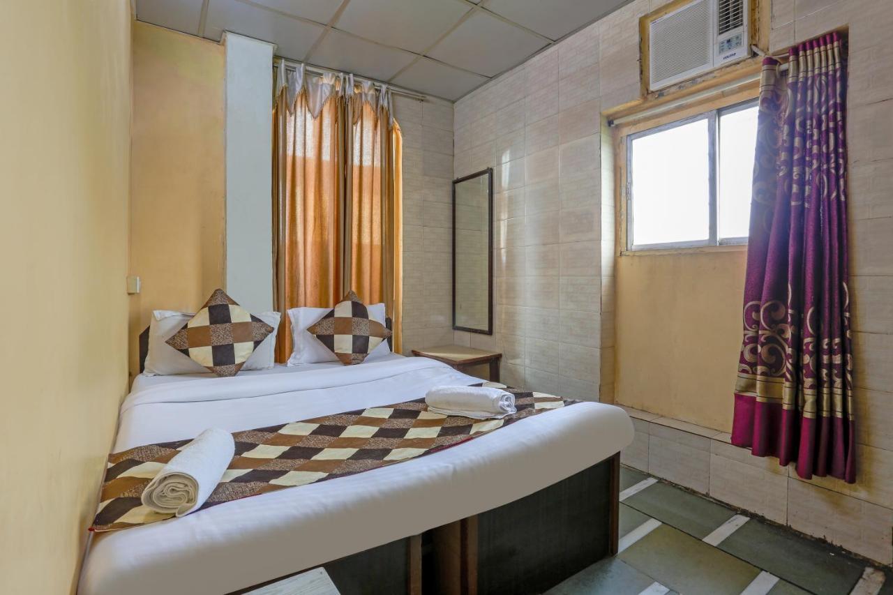 Terminus Hotel Bandra Mumbai  Buitenkant foto