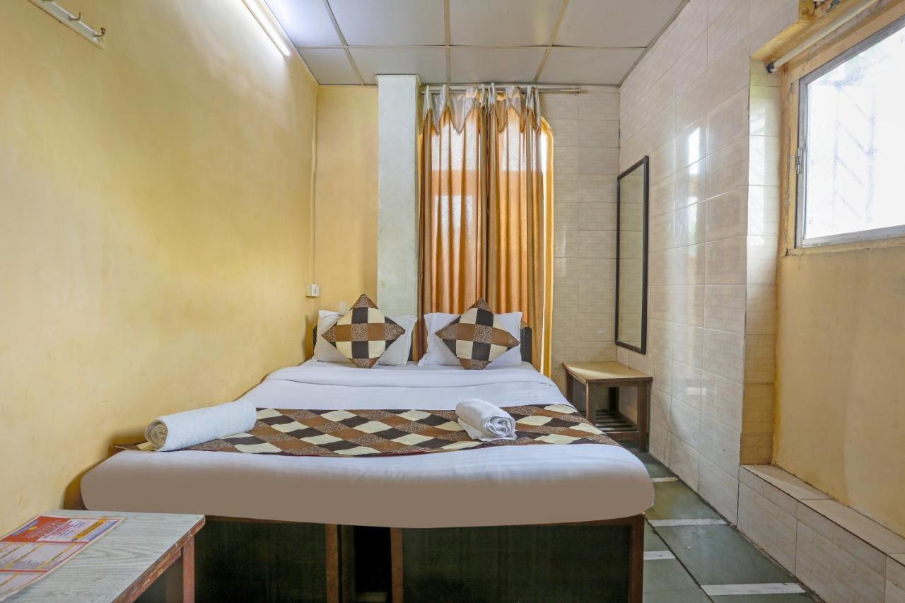 Terminus Hotel Bandra Mumbai  Buitenkant foto